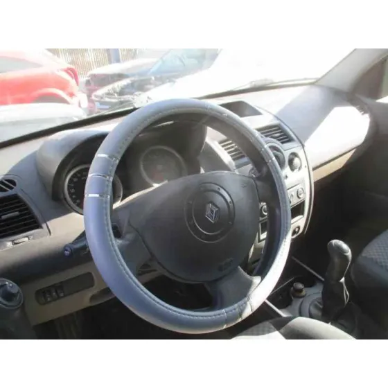 RENAULT MEGANE II BERLINA 5P '2004 CONFORT AUTHENTIQUE BLANCO