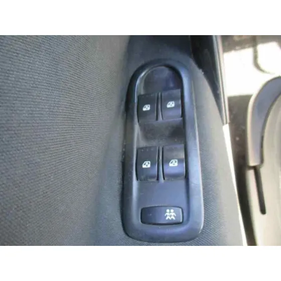 RENAULT MEGANE II BERLINA 5P '2004 CONFORT AUTHENTIQUE BLANCO