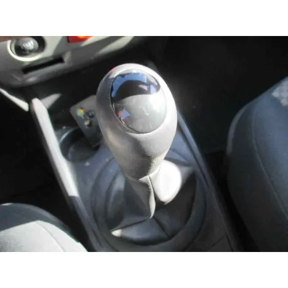 RENAULT MEGANE II BERLINA 5P '2004 CONFORT AUTHENTIQUE BLANCO