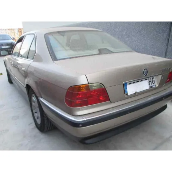 BMW SERIE 7 (E38) '2001 3.0 24V TURBODIESEL CAT CREMA