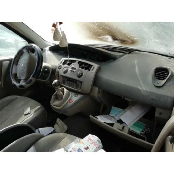 RENAULT SCENIC II '2004 AUTHENTIQUE ROJO