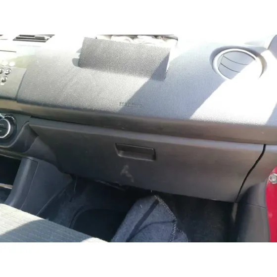 SUZUKI SWIFT BERLINA (MZ) '2008 GL (5-PTAS.) ROJO
