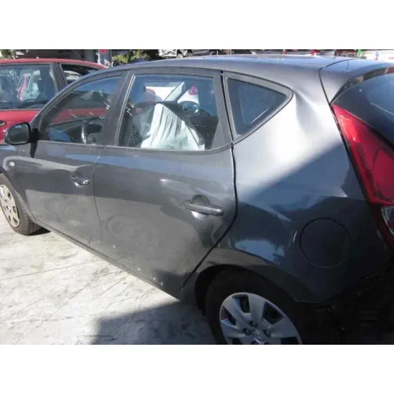 HYUNDAI I30 '2007 CLASSIC GRIS CENIZA