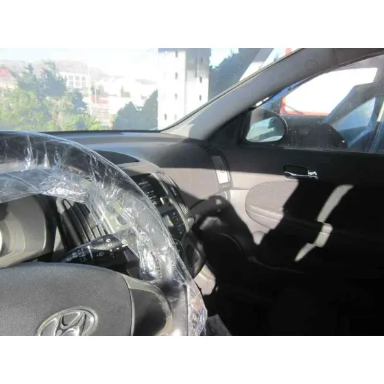 HYUNDAI I30 '2007 CLASSIC GRIS CENIZA
