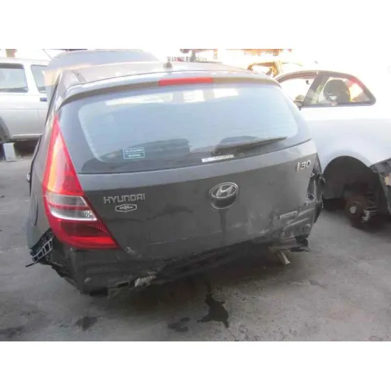 HYUNDAI I30 '2007 CLASSIC GRIS CENIZA