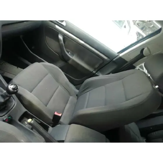 VOLKSWAGEN GOLF V BERLINA (1K1) '2004 CONCEPTLINE (E) NEGRO