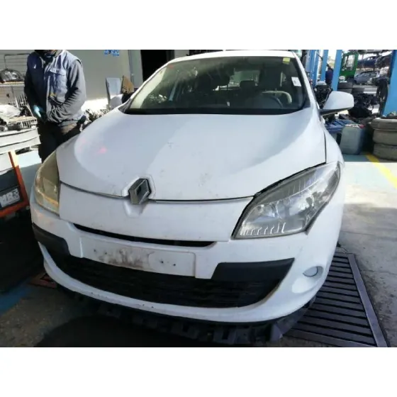 RENAULT MEGANE III BERLINA 5 P '2009 AUTHENTIQUE BLANCO