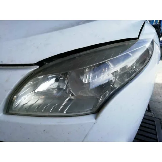 RENAULT MEGANE III BERLINA 5 P '2009 AUTHENTIQUE BLANCO