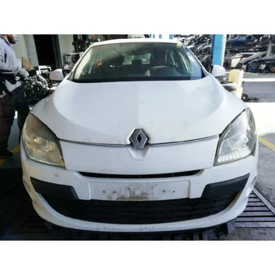 RENAULT MEGANE III BERLINA 5 P '2009 AUTHENTIQUE BLANCO