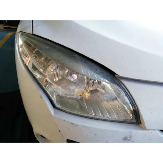 RENAULT MEGANE III BERLINA 5 P '2009 AUTHENTIQUE BLANCO