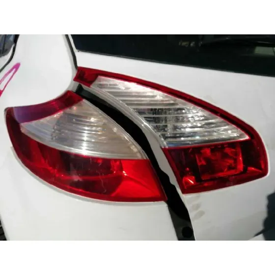 RENAULT MEGANE III BERLINA 5 P '2009 AUTHENTIQUE BLANCO