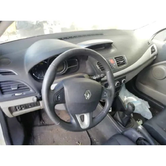 RENAULT MEGANE III BERLINA 5 P '2009 AUTHENTIQUE BLANCO