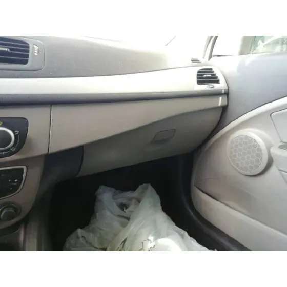 RENAULT MEGANE III BERLINA 5 P '2009 AUTHENTIQUE BLANCO