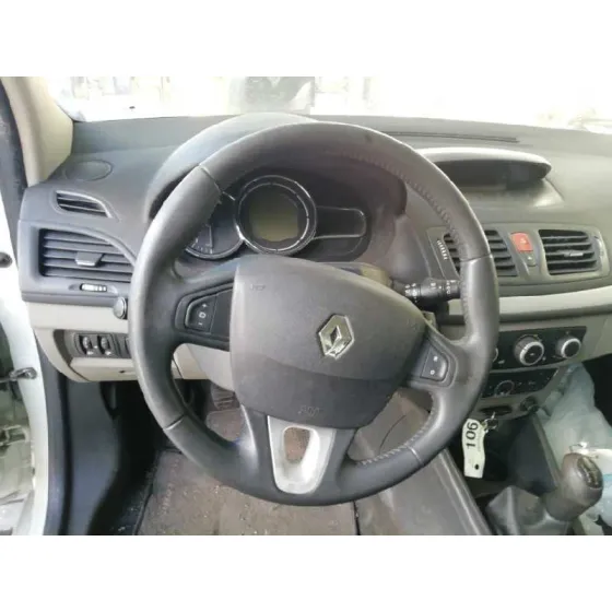 RENAULT MEGANE III BERLINA 5 P '2009 AUTHENTIQUE BLANCO