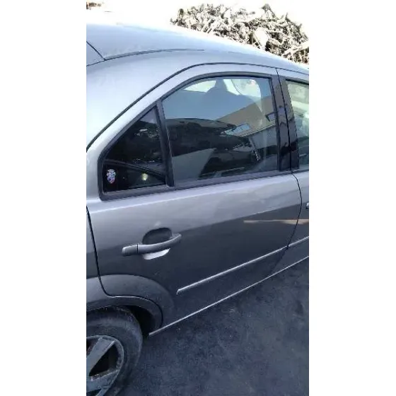 FORD MONDEO BERLINA (GE) '2003 AMBIENTE (06.2003->) (D) MARRON