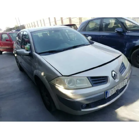 RENAULT MEGANE II CLASSIC BERLINA '2006 1.6 16V CHAMPANG