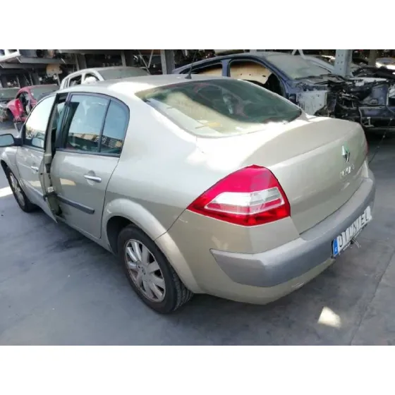 RENAULT MEGANE II CLASSIC BERLINA '2006 1.6 16V CHAMPANG