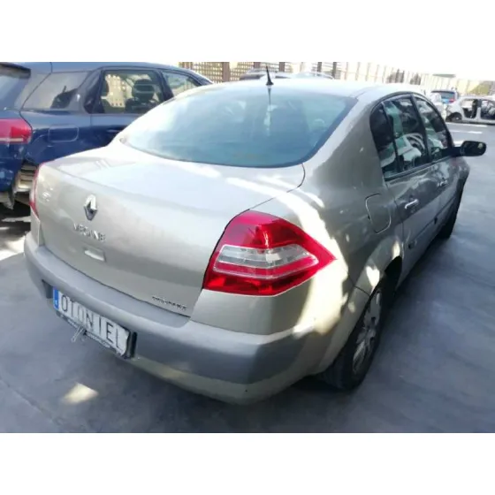 RENAULT MEGANE II CLASSIC BERLINA '2006 1.6 16V CHAMPANG