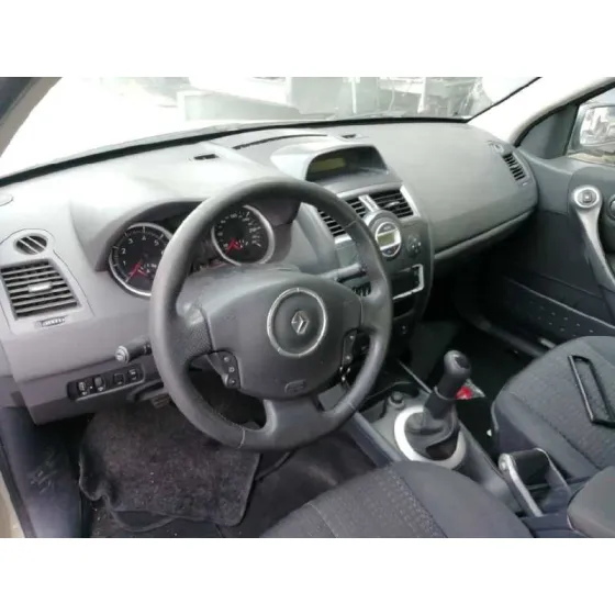 RENAULT MEGANE II CLASSIC BERLINA '2006 1.6 16V CHAMPANG