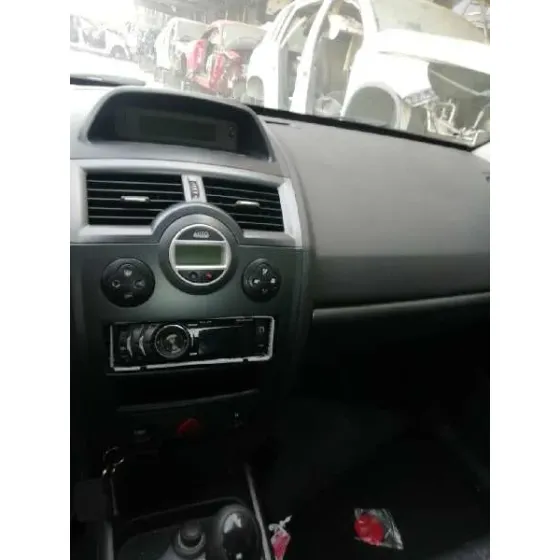 RENAULT MEGANE II CLASSIC BERLINA '2006 1.6 16V CHAMPANG