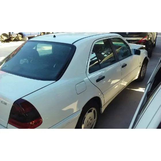MERCEDES CLASE C (W202) BERLINA '2002 200 CDI (202.134) BLANCO