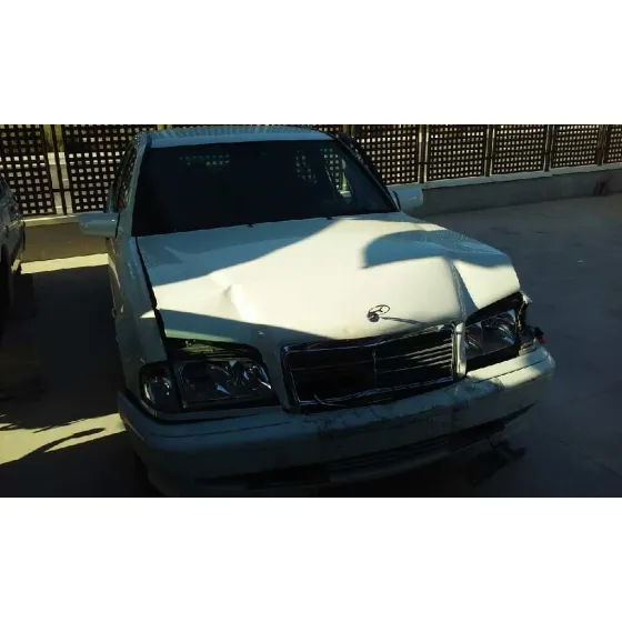 MERCEDES CLASE C (W202) BERLINA '2002 200 CDI (202.134) BLANCO