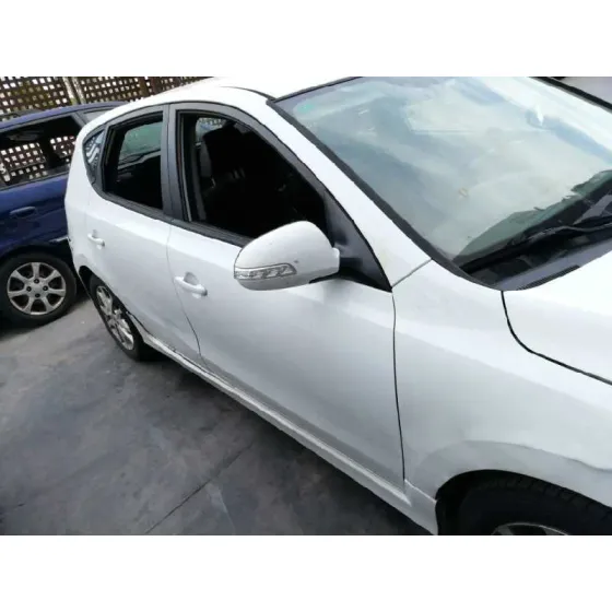 HYUNDAI I30 '2011 STYLE BLANCO