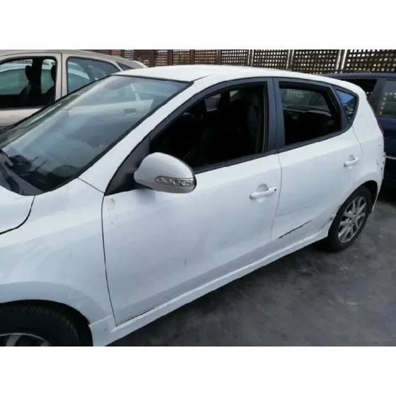 HYUNDAI I30 '2011 STYLE BLANCO