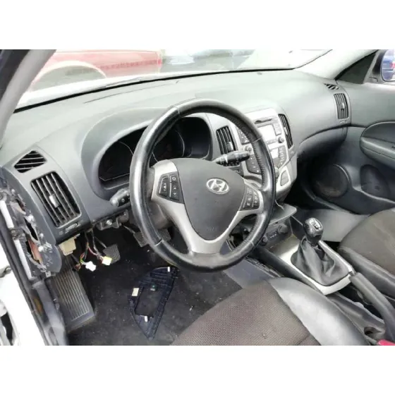 HYUNDAI I30 '2011 STYLE BLANCO