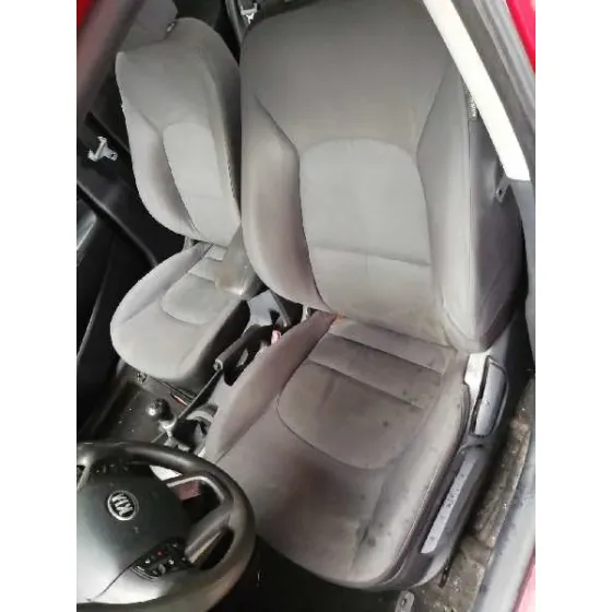KIA RIO '2014 1.2 CAT ROJO