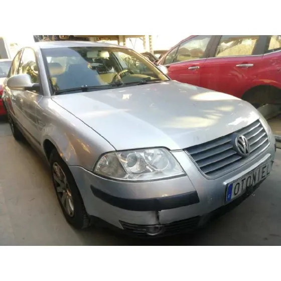 VOLKSWAGEN PASSAT BERLINA (3B3) '2004 EDITION GRIS