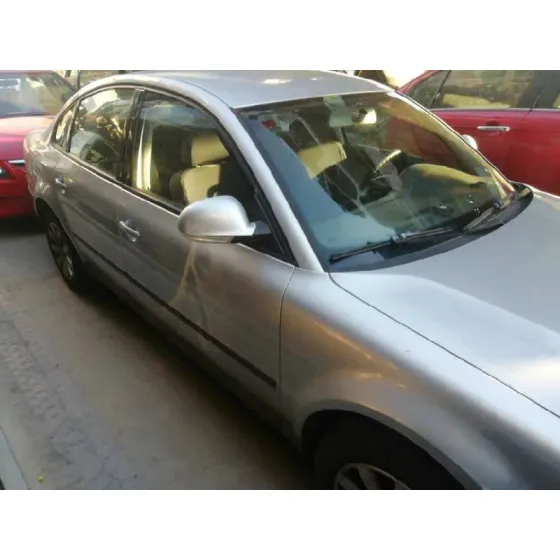 VOLKSWAGEN PASSAT BERLINA (3B3) '2004 EDITION GRIS