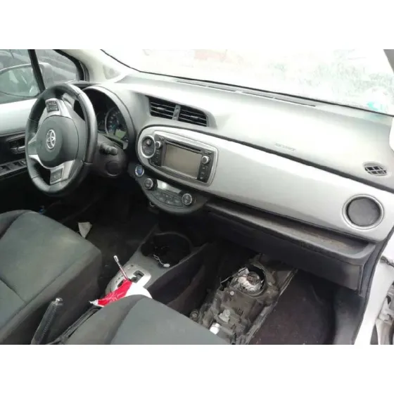 TOYOTA YARIS '2013 HYBRID FEEL! BLANCO