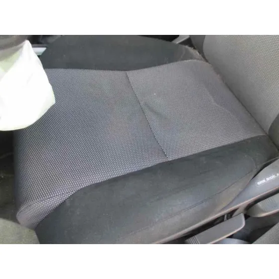 TOYOTA COROLLA (E12) '2006 2.0 D-4D LINEA LUNA BERLINA PLATA