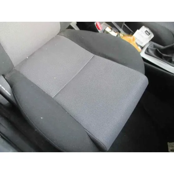 TOYOTA COROLLA (E12) '2006 2.0 D-4D LINEA LUNA BERLINA PLATA