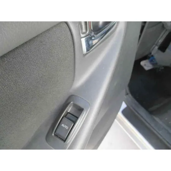 TOYOTA COROLLA (E12) '2006 2.0 D-4D LINEA LUNA BERLINA PLATA