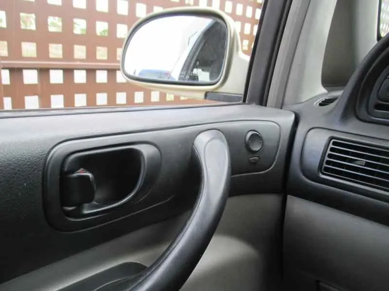 DAEWOO TACUMA '2000 SX DORADO