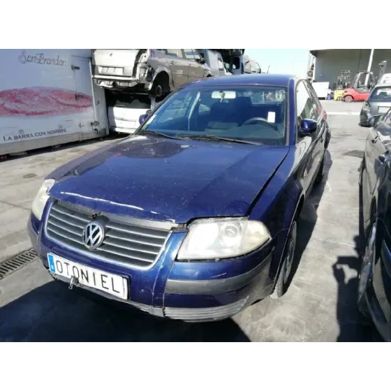 VOLKSWAGEN PASSAT BERLINA (3B3) '2001 COMFORTLINE AZUL OSCURO
