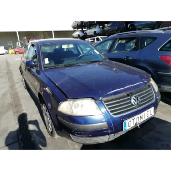 VOLKSWAGEN PASSAT BERLINA (3B3) '2001 COMFORTLINE AZUL OSCURO