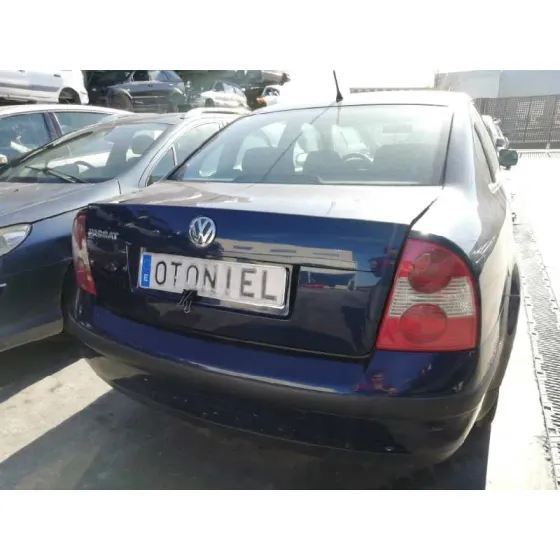 VOLKSWAGEN PASSAT BERLINA (3B3) '2001 COMFORTLINE AZUL OSCURO