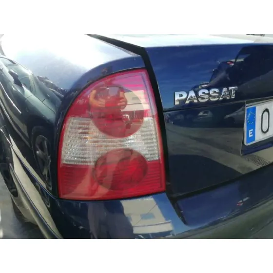 VOLKSWAGEN PASSAT BERLINA (3B3) '2001 COMFORTLINE AZUL OSCURO