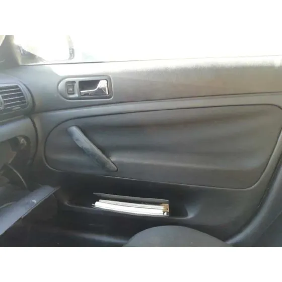 VOLKSWAGEN PASSAT BERLINA (3B3) '2001 COMFORTLINE AZUL OSCURO