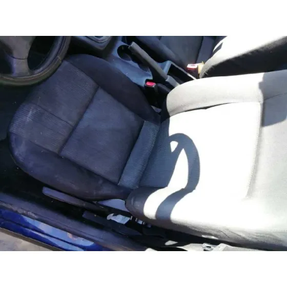 VOLKSWAGEN PASSAT BERLINA (3B3) '2001 COMFORTLINE AZUL OSCURO