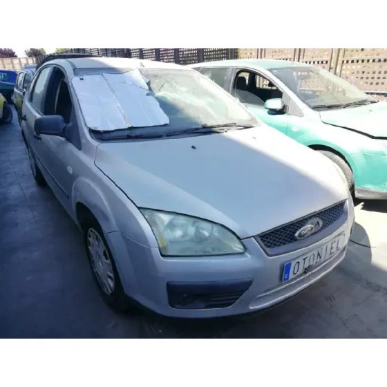 FORD FOCUS BERLINA (CAP) '2006 GHIA GRIS