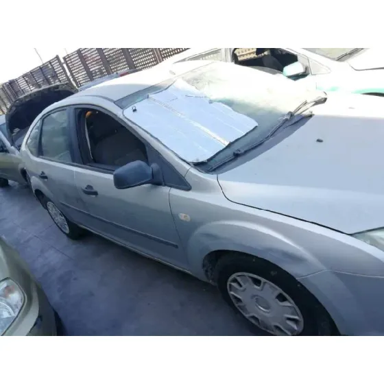 FORD FOCUS BERLINA (CAP) '2006 GHIA GRIS