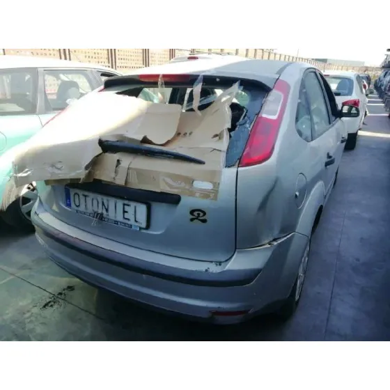 FORD FOCUS BERLINA (CAP) '2006 GHIA GRIS
