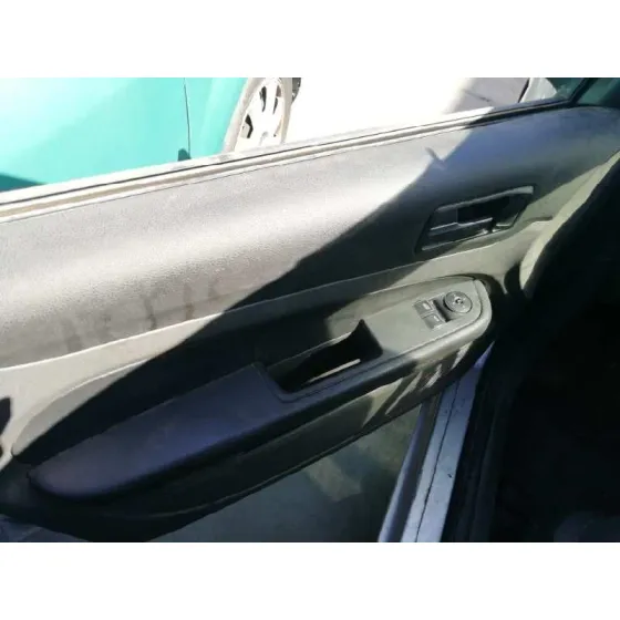 FORD FOCUS BERLINA (CAP) '2006 GHIA GRIS