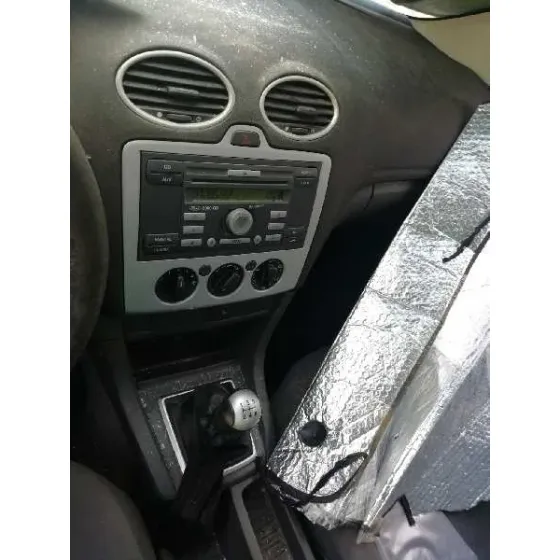 FORD FOCUS BERLINA (CAP) '2006 GHIA GRIS
