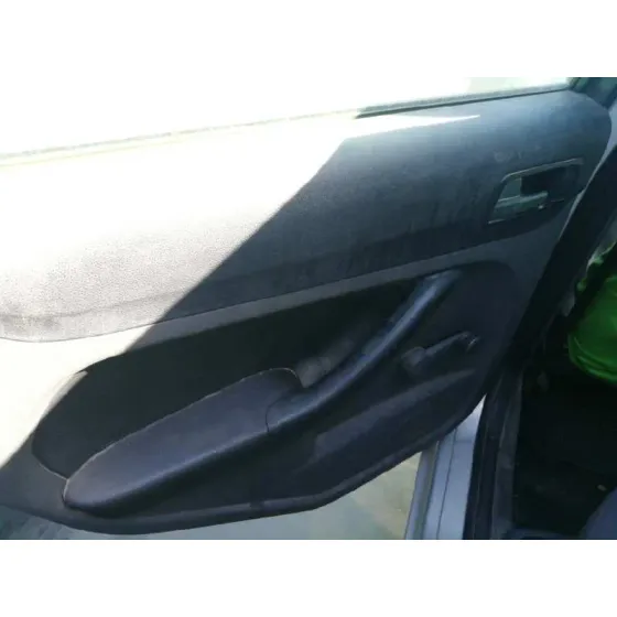 FORD FOCUS BERLINA (CAP) '2006 GHIA GRIS