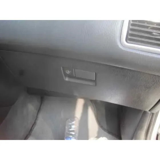 TOYOTA AVENSIS BERLINA (T 22) '2002 1.8 SOL (4-PTAS.) PLATA